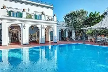 Gocce - The Palace Escondida سانتّانييلّو